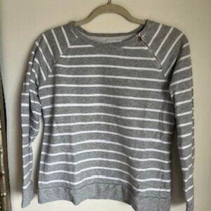 🧡 3/15 Liz Claiborne Gray White Striped Top Women's M